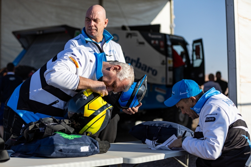 240104_Checks_615 Huzink_PRDR7691.jpg